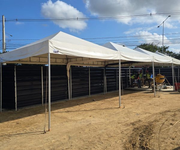 tenda 4x4 instalado canteiro de obra